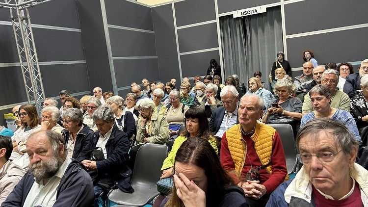 L'assemblea all'incontro al Salone del Libro