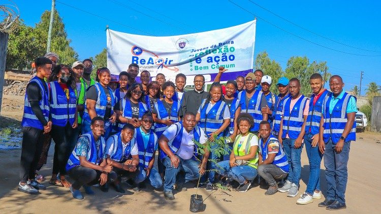 Campanha UCM  - plantio de árvores na Beira 