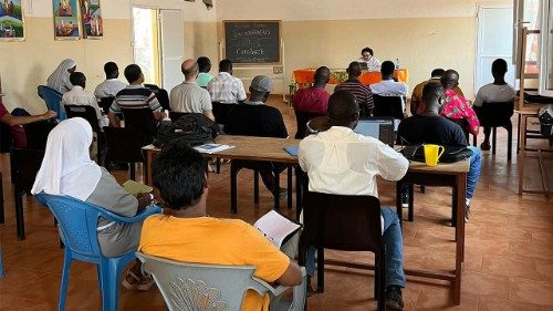 Sessão de formação de Catequistas na Diocese de Bafatá (Guiné-Bissau)