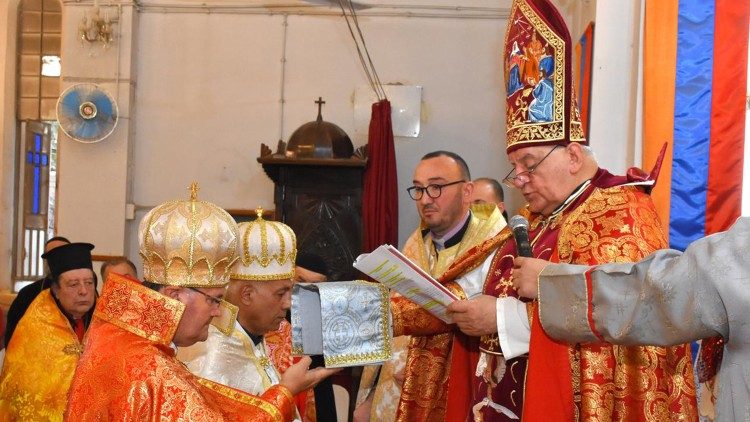 Ordinazione sacerdotale chiesa armeno cattolica di Kamishli (Siria)