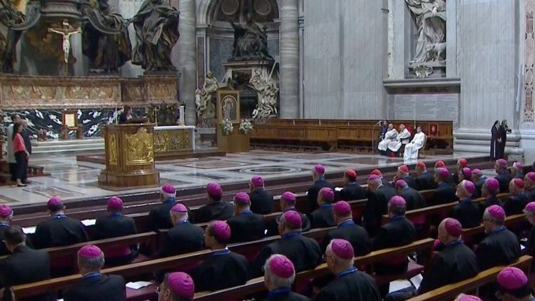Veglia per la pace nella basilica di san Pietro con i vescovi italiani