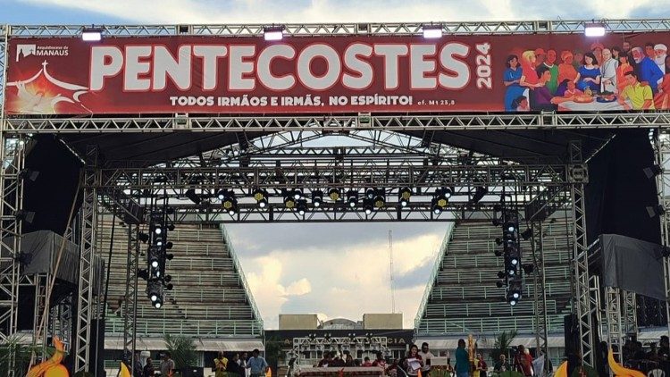Mais de 80 mil pessoas celebram Pentecostes em Manaus