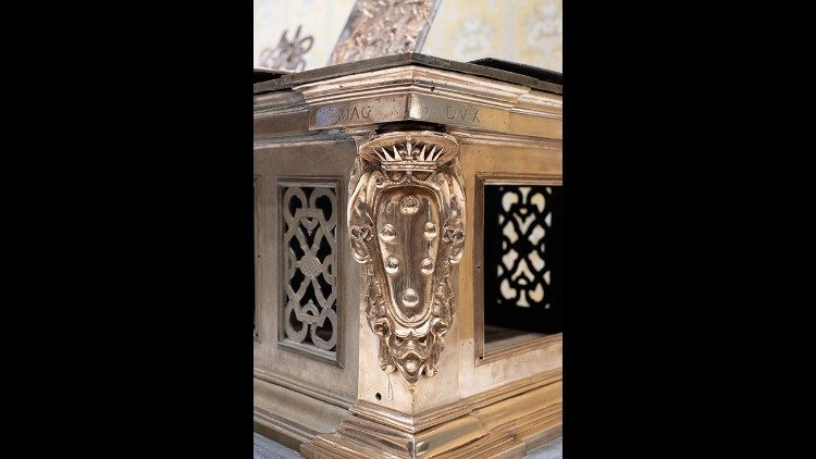 Altare del Calvario, particolare del restauro ©Federico Mulas di The Method Agency.jpg