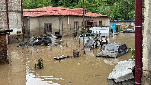 Gli effetti di una recente inondazione in Armenia