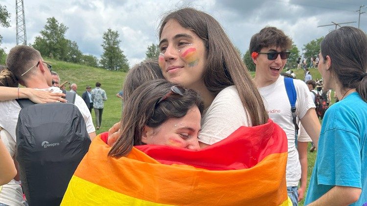 Due studentesse a Rondine Cittadella della Pace