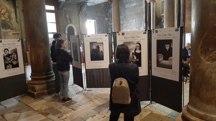 La mostra "la forza dell'amore: testimone fino al sangue", a Lucca, con illustrazioni sulla vita e il martirio di don Aldo Mei