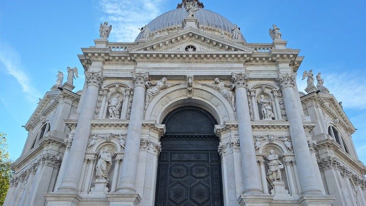 La basilica della Madonna della Salute ristrutturata e tornata al suo originario splendore