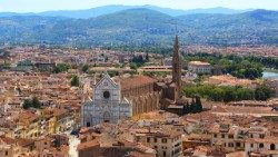 La basilica di Santa Croce nel panorama di Firenze