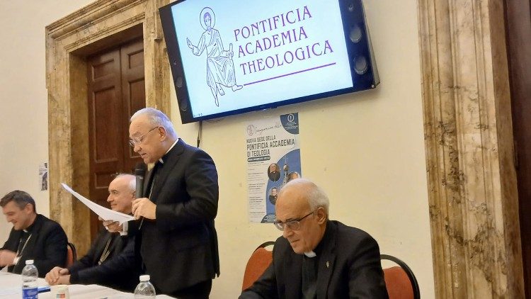 Il sostituto Peña Parra alla inaugurazione della nuova sede della Pontificia Accademia di Teologia