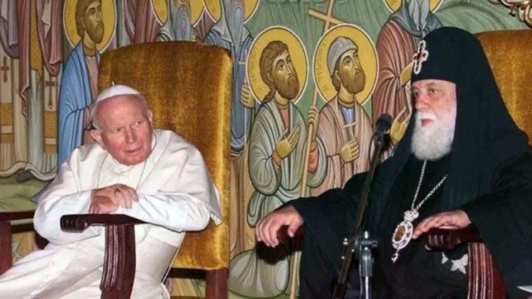 Giovanni Paolo II e il Patriarca Ilia nel 1999