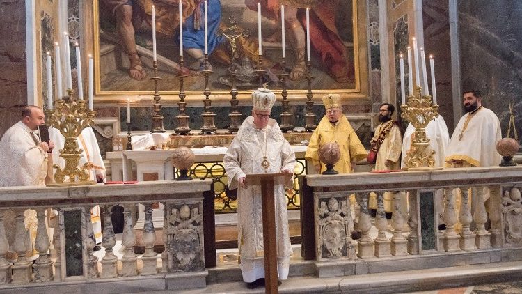 Dieviškoji liturgija prie šv. Juozapato relikvijų Šv. Petro bazilikoje