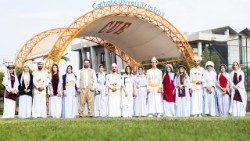 Students stand outside the Catholic University of Erbil