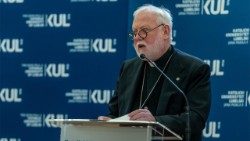 Mgr Paul Richard Gallagher lors de la conférence de l'Université catholique de Lublin.