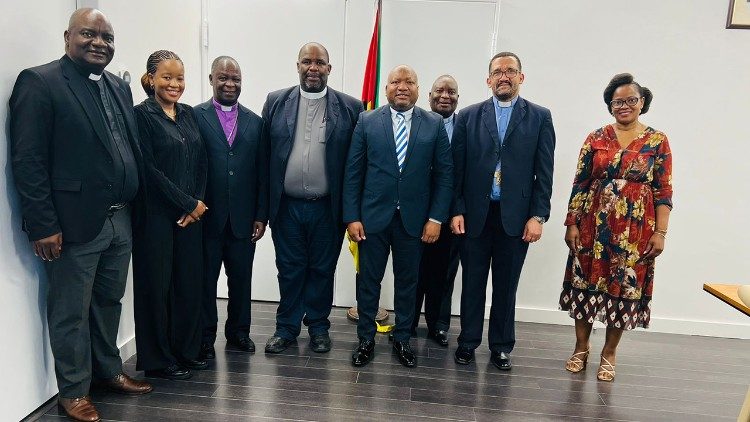 Delegação Sul-africana da SACBC e representantes do Concelho Cristão de Moçambique