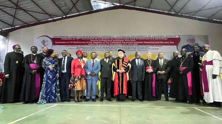 Erzbischof Gallagher an der Université Catholique d'Afrique Centrale in Yaoundé (Kamerun)