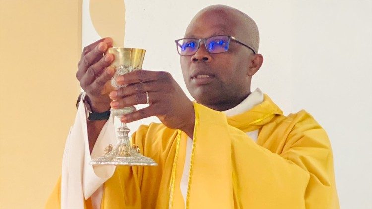 Le père le père Apollinaire Kouakou Adams, professeur de liturgie en Côte d’Ivoire