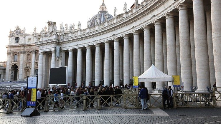 Il varco per l'accoglienza dei pellegrini a piedi o in bicicletta, in Piazza San Pietro