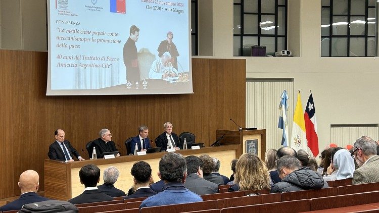 2024.11.26 SANTA SEDE - CHILE - ARGENTINA - CONFERENCIA - GREGORIANA