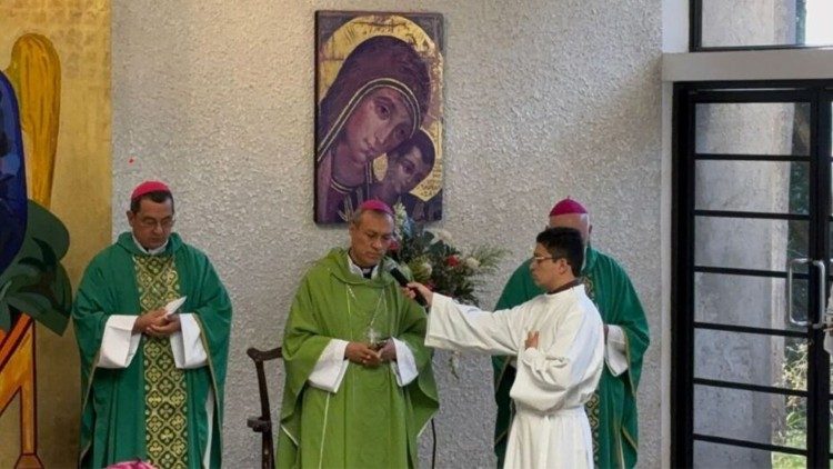 Monseñor Lizardo Estrada Herrera, secretario general del CELAM, presidió la Eucaristía en la segunda jornada de la LXXII Asamblea del SEDAC