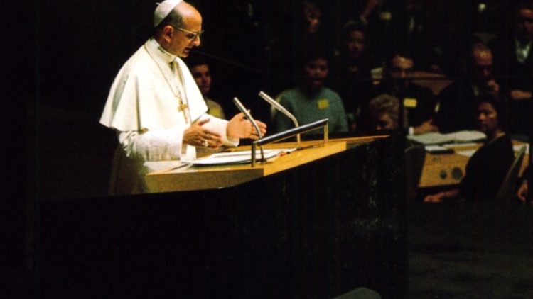 Le pape Paul VI à l'ONU en 1965. 