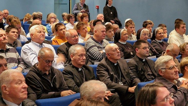 Publika na premijeri dokumentarnog filma o preč. Josipu Vranekoviću  (Foto: Danijel Crnek)