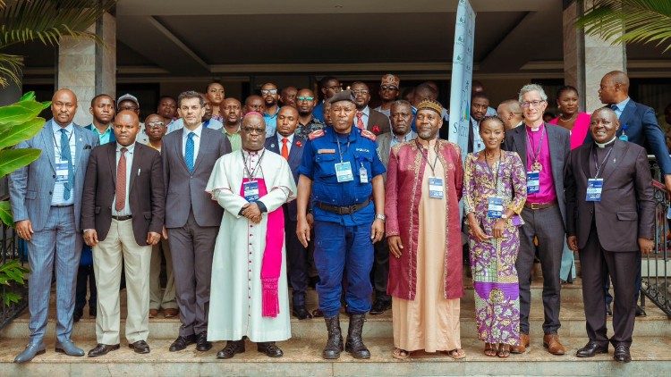 Des participants à la rencontre pour la paix organisée par Sant'Egidio à Goma, capitale de la province du Nord-Kivu, samedi 5 octobre 2024.