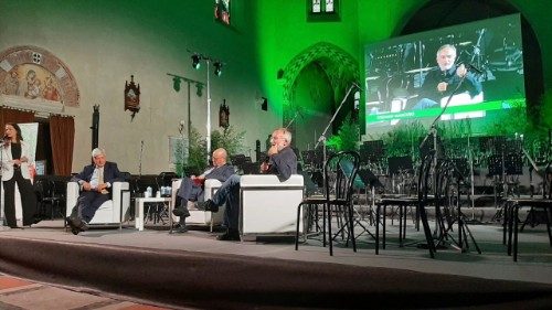 Lucca, Chiesa di San Francesco, inaugurazione del "Pianeta terra fastival"