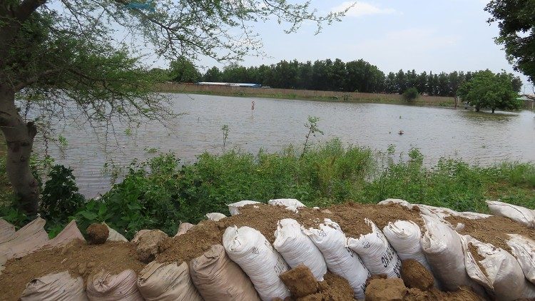 les sacs de sables pour freiner l'eau