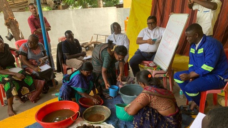 Zambian and Indian farmers in Andhra Pradesh, India