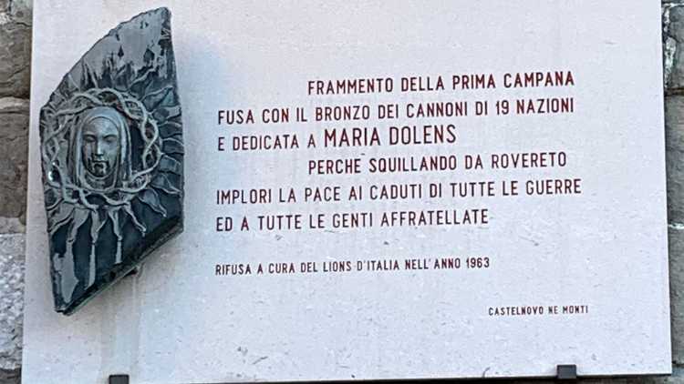 Frammento della prima Campana dei Caduti di Rovereto