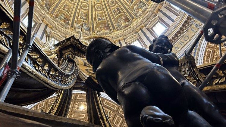 Sui ponteggi del Baldacchino e della Cattedra di San Pietro 