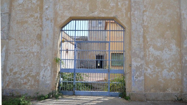 Uno scorcio del carcere dismesso a Pianosa