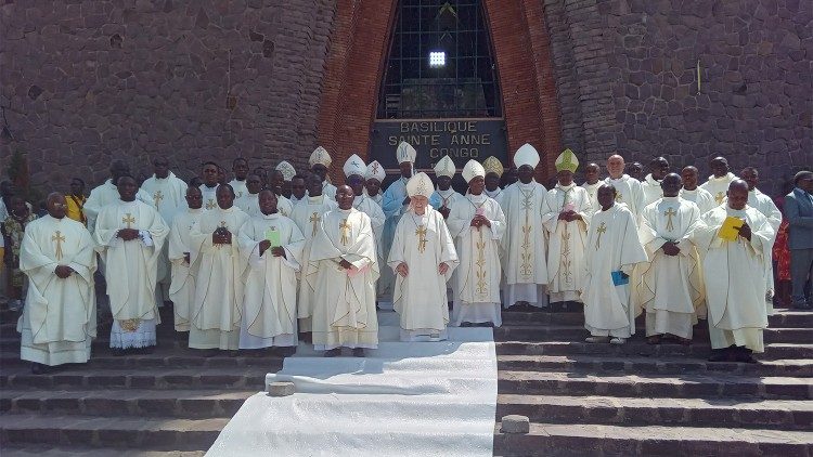 Des évêques et prêtres ayant participé à la 53è Assemblée plénière de la Conférence épiscopale du Congo-Brazzaville