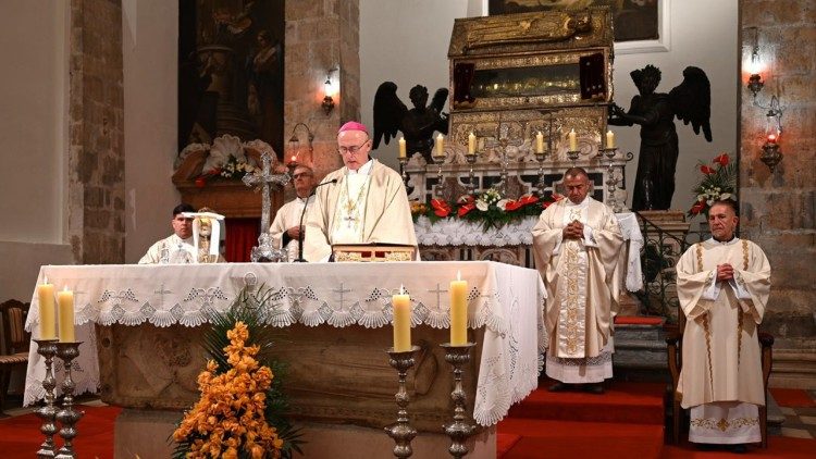 Nuncij Giorgio Lingua u svetištu sv. Šime u Zadru  (Foto: Ines Grbić)