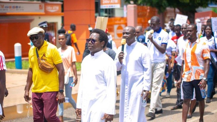 Ghana: Conference of Major Religious Superiors lead Environmental Prayer Walk