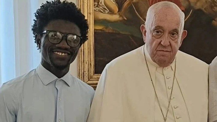 Ibrahima Lo  con Papa Francesco