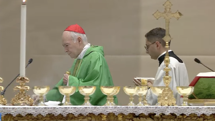 Célébration eucharistique avec les participants au Synode des évêques sur la synodalité. 