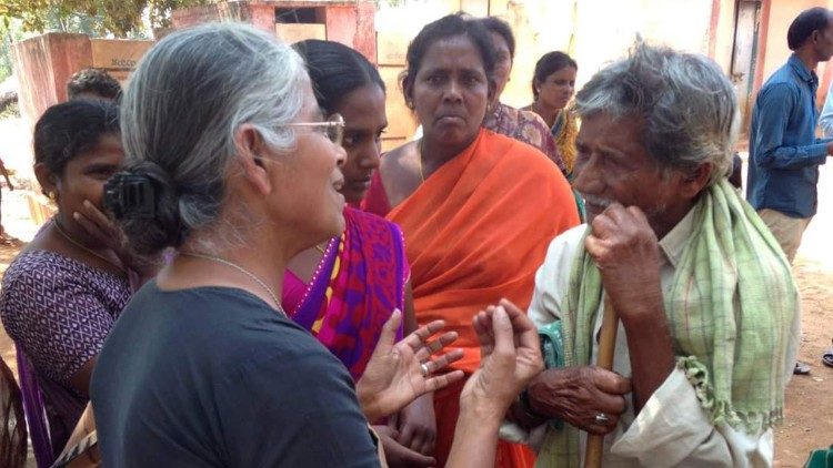 ஏழைகளின் மேம்பாட்டிற்காக உழைக்கும் மறைப்பணியாளர்