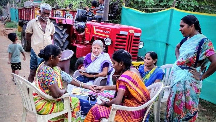 Sister Lucy Puthukkatt SCN supervises the health check-up programme for women (Picture Credits: Sisters of Charity of Nazareth- Facebook)