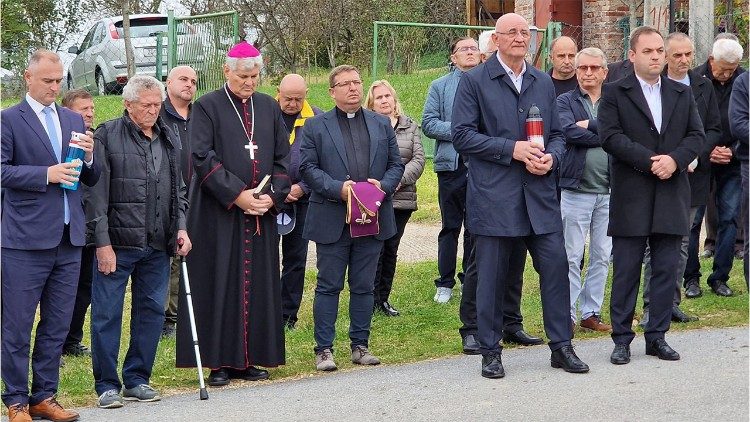 Sisački biskup Vlado Košić na komemoraciji u Novom Selu Glinskom  (Foto: Stjepan Vego)