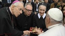 Miembros de la Familia internacional del Movimiento de Schoenstatt junto al Papa Francisco   