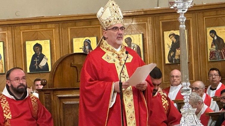 Le cardinal  Pizzaballa au cours de la messe d'action de grâce pour la canonisation des martyrs de Damas.