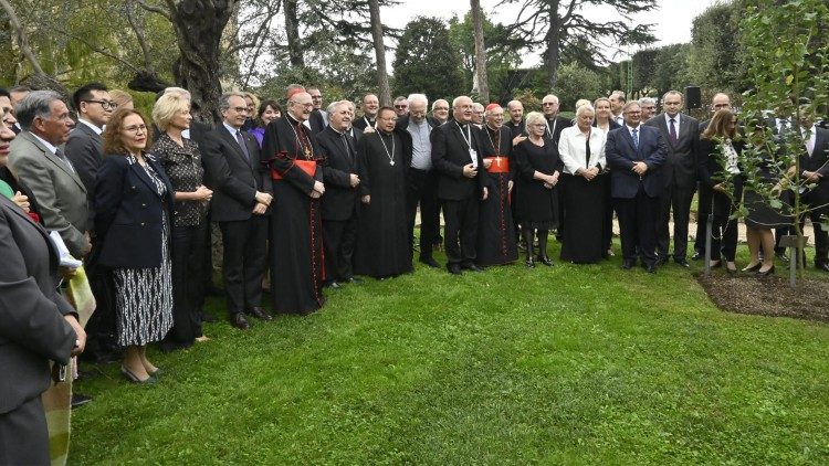 Zasadzono tulipany św. Jana Pawła II w Ogrodach Watykańskich