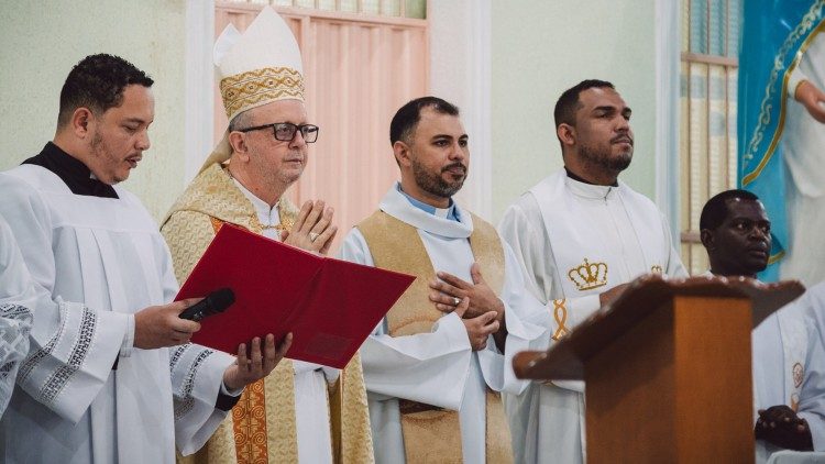 A celebração presidida pelo arcebispo metropolitano, dom Roque Paloschi