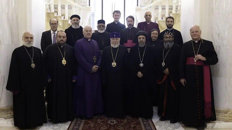 2024.10.25 Karekin II riceve delegazione chiese anglicane e ortodosse