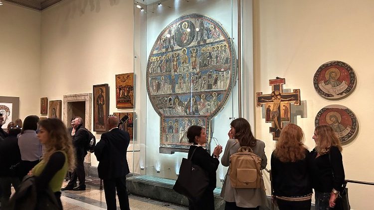 L'inaugurazione del nuovo allestimento della Sala I della Pinacoteca Vaticana