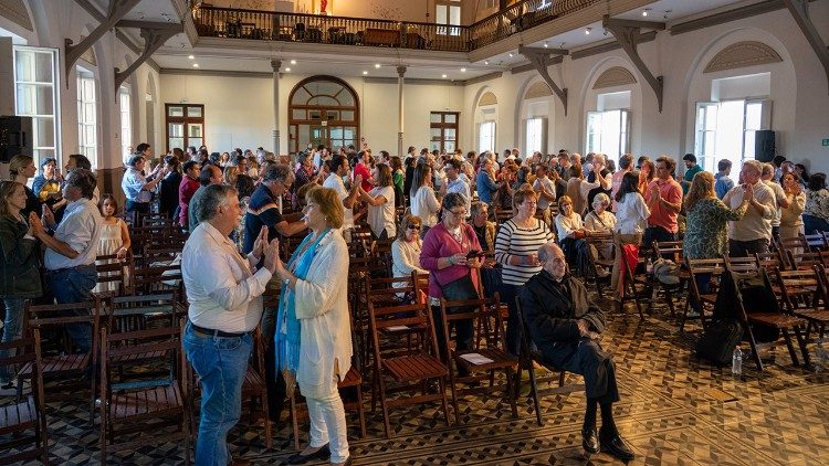 Más de 250 personas se congregaron en el Colegio Seminario de Montevideo para participar del encuentro este 19 de octubre