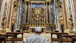 Pope Francis prays before the icon of the Virgin Mary, Salus Populi Romani