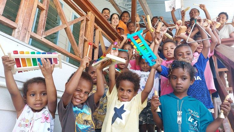 Papua Nuova Guinea: i bambini della Holy Trinity Humanistic School di Baro, che il Papa visita l'8 settembre