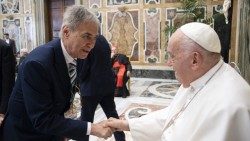 Paolo Garonna con Papa Francesco durante un'udienza alla Fondazione Centesimus Annus pro Pontifice